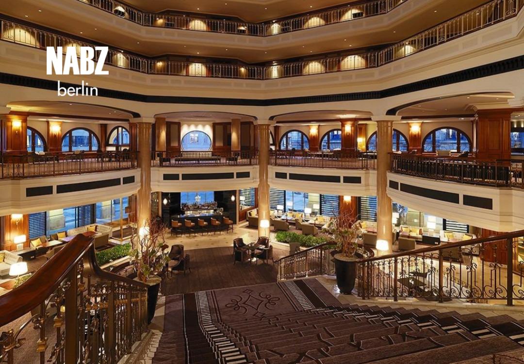 بازار وسایل وینتیج دستدوم هتل وستین گرند برلین